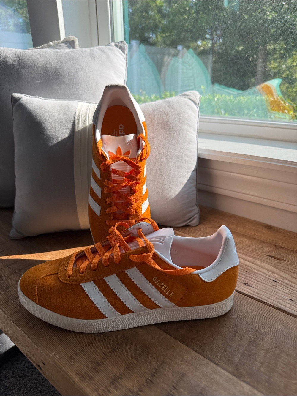 Adidas Gazelle Men’s Size 9/Women 10.5 LIKE NEW